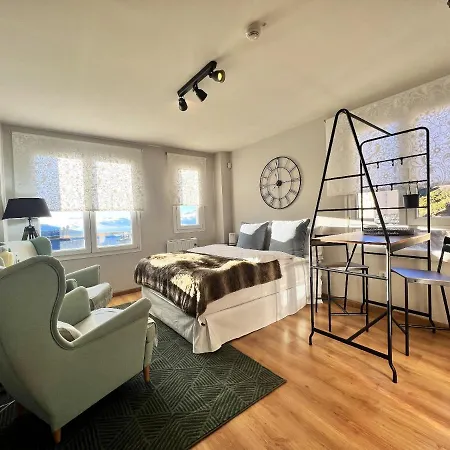 Modern With Mountain View 36 M² Apartment